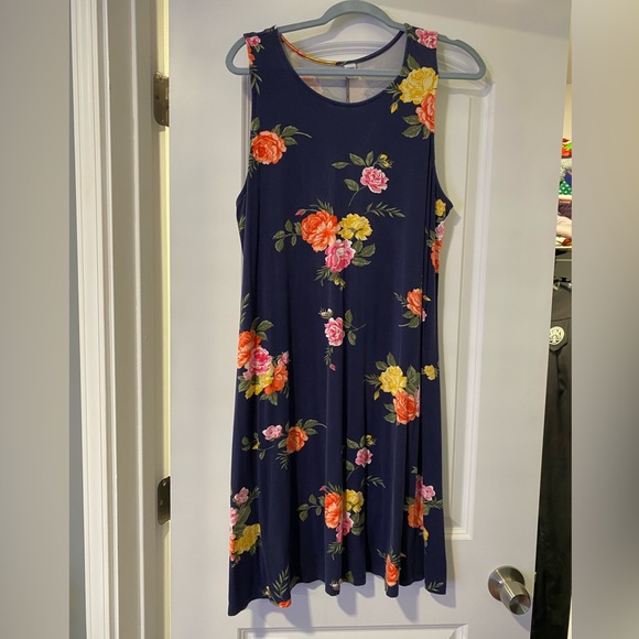Old Navy Dresses & Skirts - Old Navy Floral Swing Dress